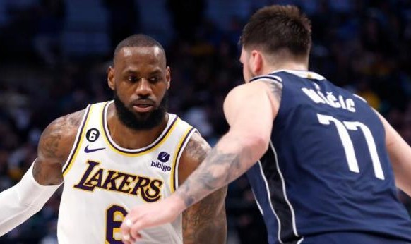 b体育app-变防守强队！湖人大换血4胜1负 季中交易立竿见影